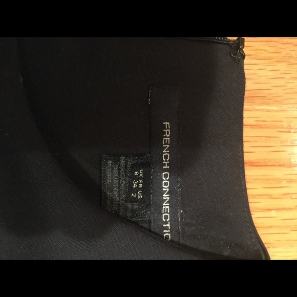 Tobi patterned halter crop top - Picture 2 of 3